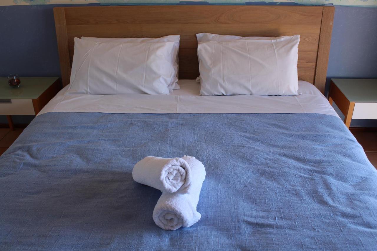 Colonial Court Beachfront Motel & Holiday Stay Airlie Beach Buitenkant foto