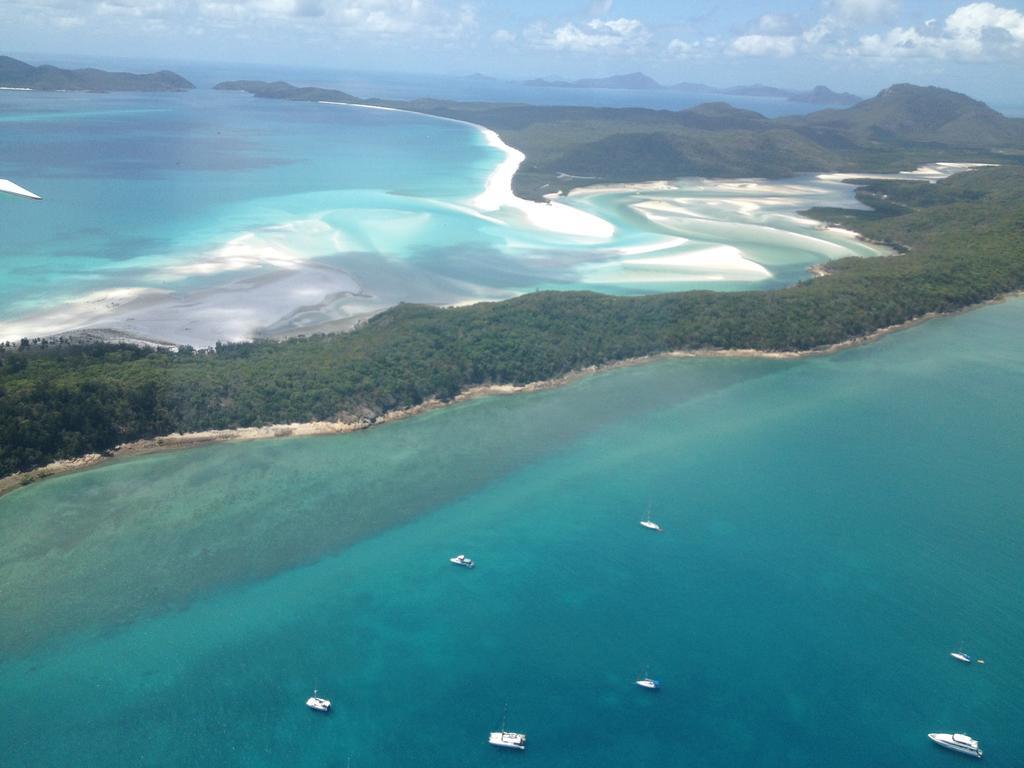 Colonial Court Beachfront Motel & Holiday Stay Airlie Beach Buitenkant foto