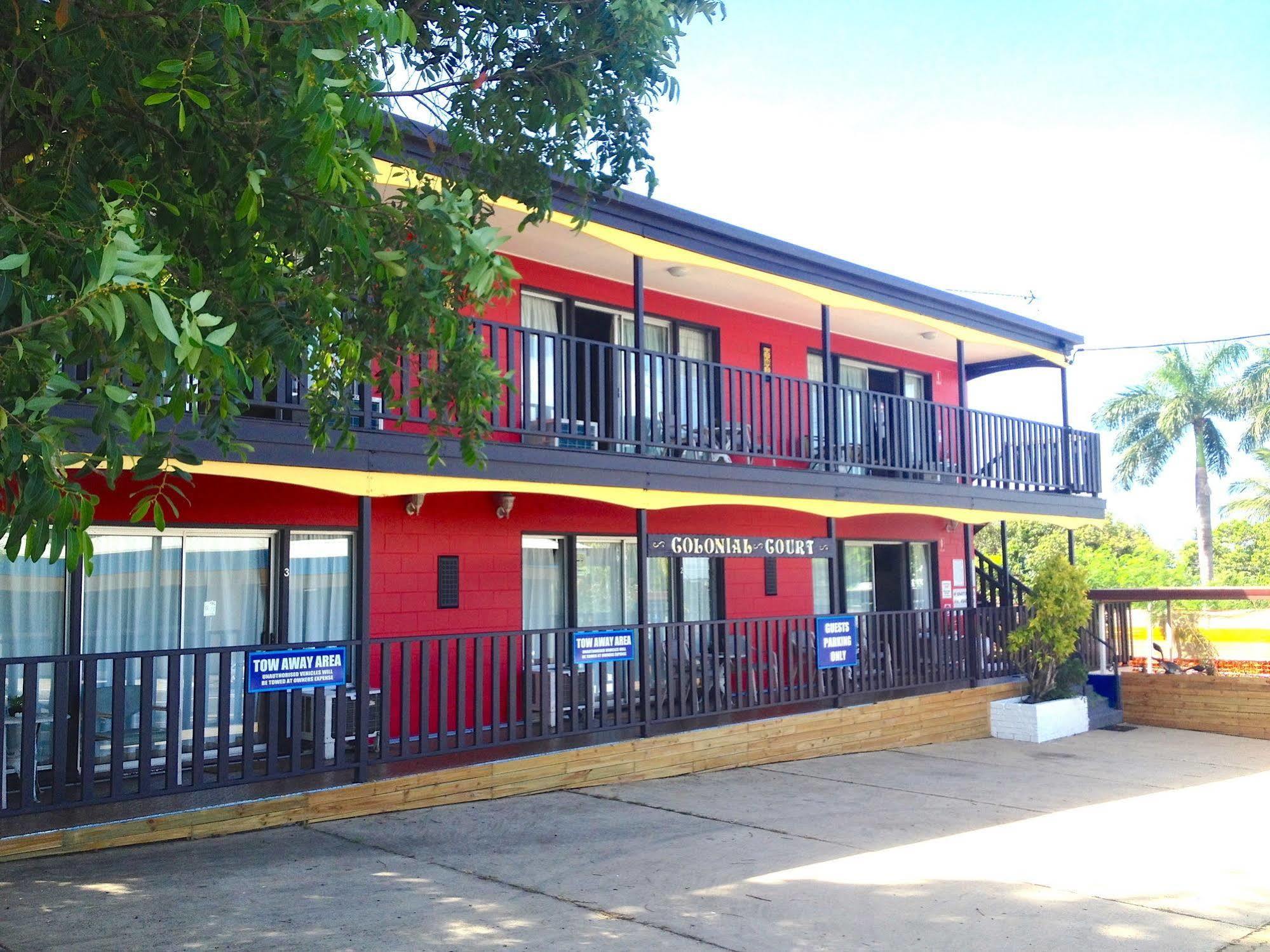 Colonial Court Beachfront Motel & Holiday Stay Airlie Beach Buitenkant foto