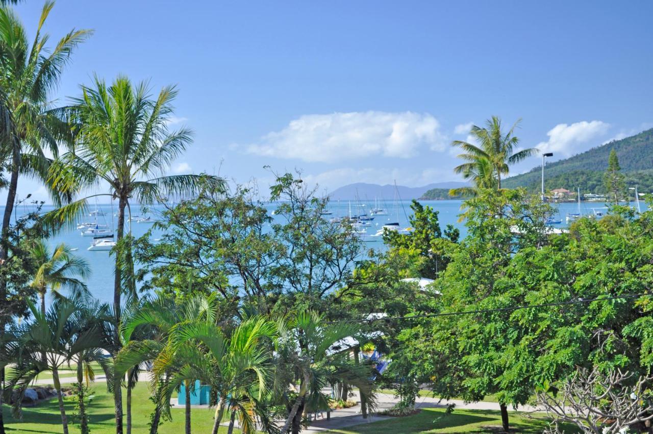 Colonial Court Beachfront Motel & Holiday Stay Airlie Beach Buitenkant foto