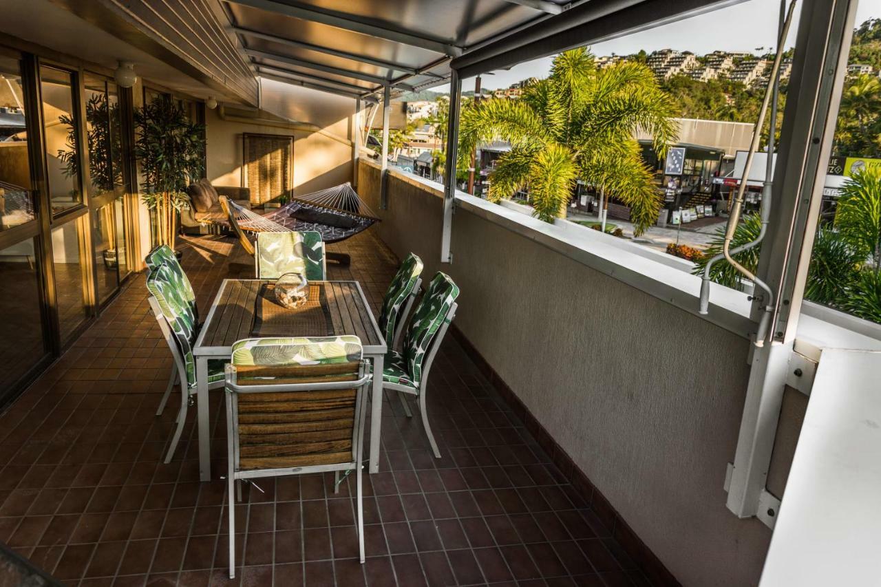 Colonial Court Beachfront Motel & Holiday Stay Airlie Beach Buitenkant foto