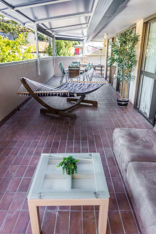 Colonial Court Beachfront Motel & Holiday Stay Airlie Beach Buitenkant foto