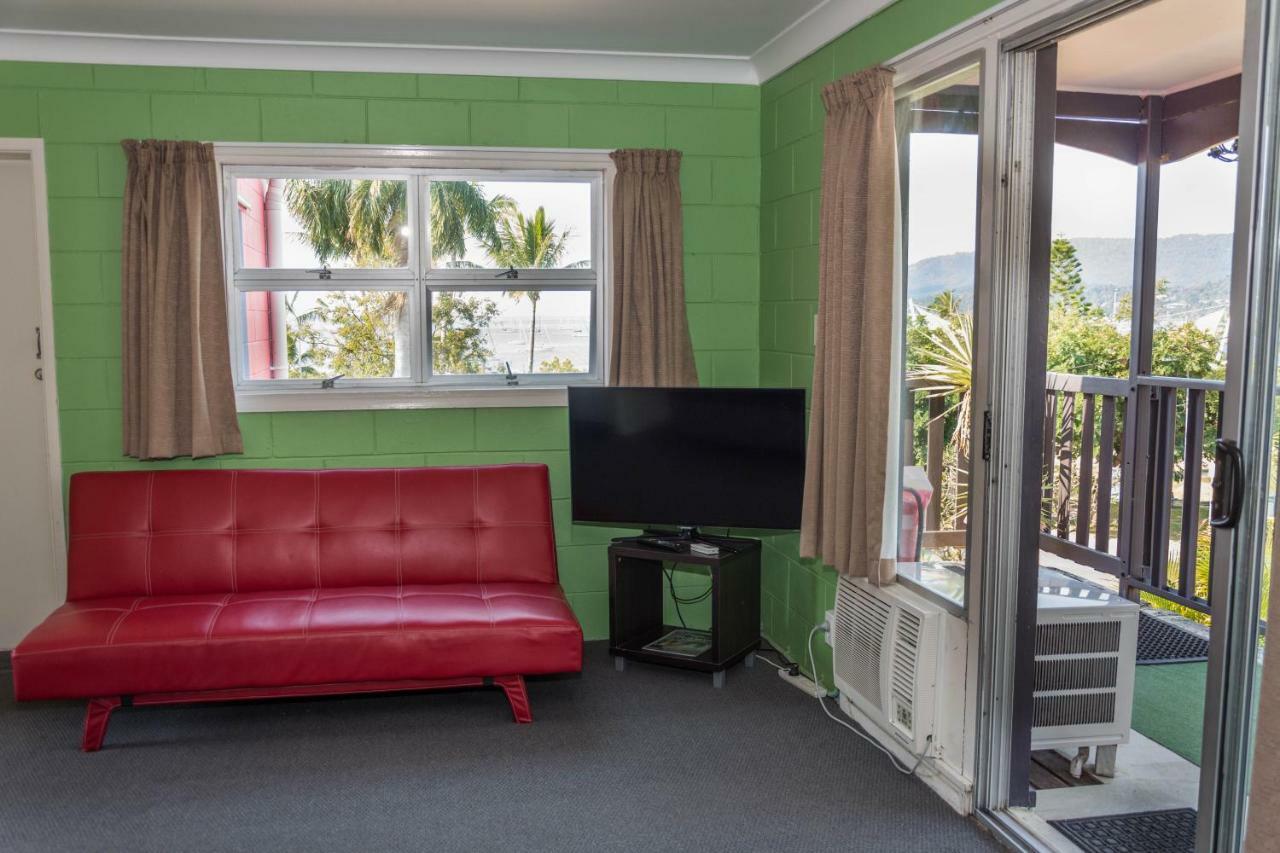 Colonial Court Beachfront Motel & Holiday Stay Airlie Beach Buitenkant foto